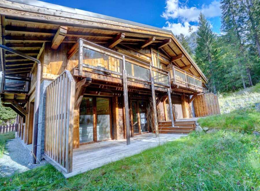 Chalet For Sale In Chamonix With 5 Bedrooms And 5 Bathrooms