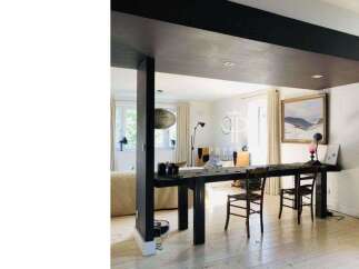 Discover a stunning property with a modern design.