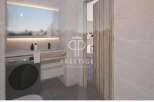 Discover modern luxury in this stunning bathroom design.