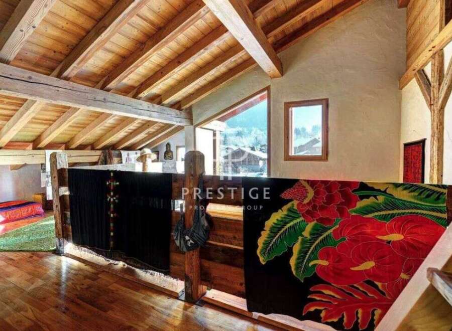 Discover the charm of this rustic property, featuring stunning wooden beams and a cozy, inviting atmosphere.