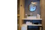 Discover a modern bathroom design featuring a sleek, minimalist aesthetic.