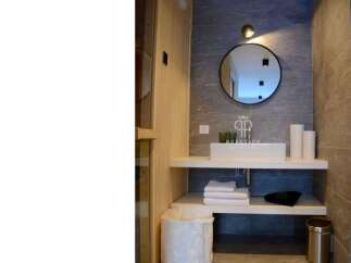 Discover a modern bathroom design featuring a sleek, minimalist aesthetic.
