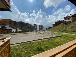 Discover stunning mountain views from this property, perfect for a relaxing getaway.