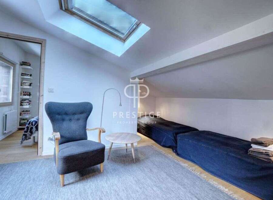 Discover a cozy retreat in this charming property.