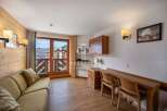 Discover a cozy apartment with stunning mountain views.