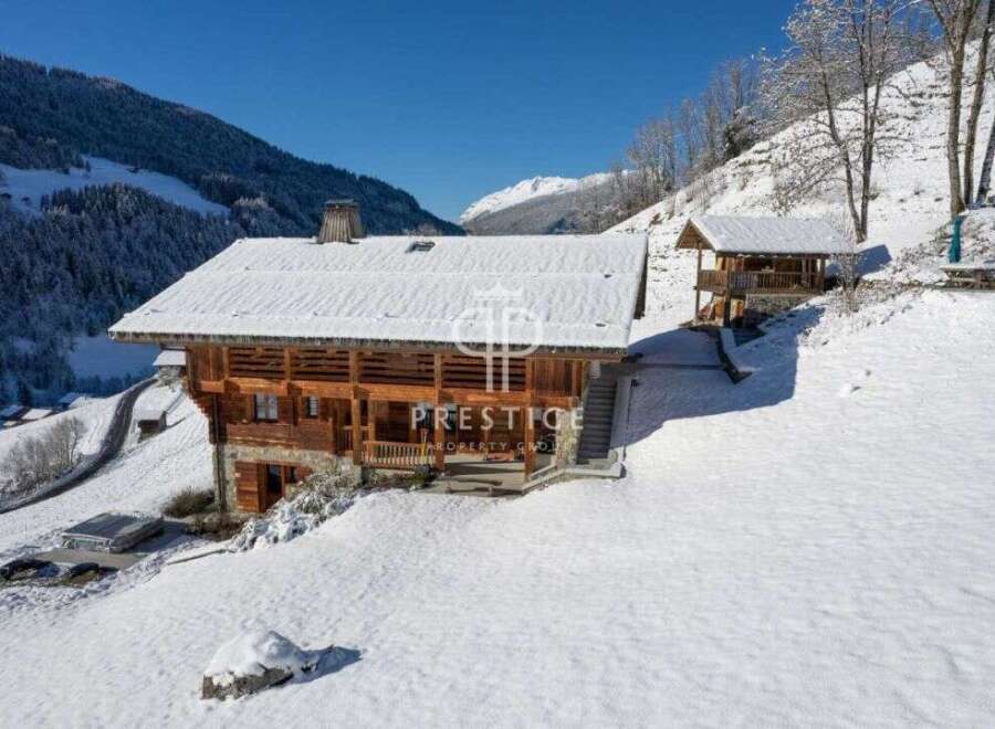 Discover a stunning chalet nestled in a winter wonderland.