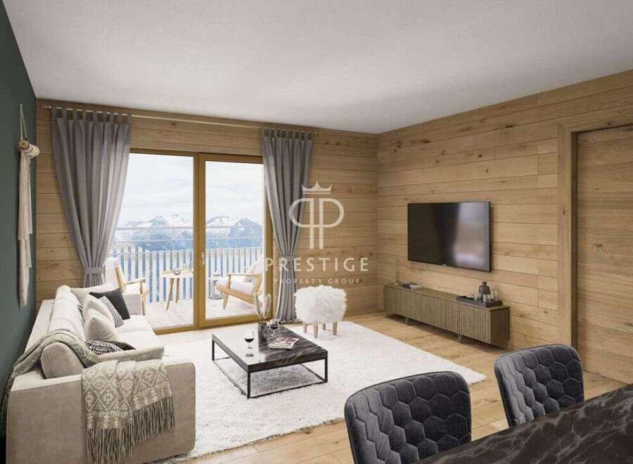 Experience luxury living with breathtaking mountain views in this stunning property.