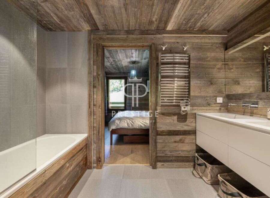 Experience rustic elegance in this stunning bathroom.