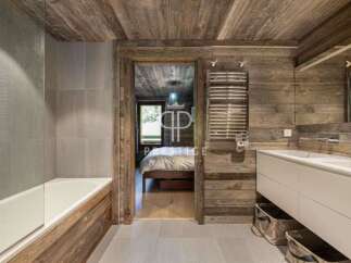 Experience rustic elegance in this stunning bathroom.