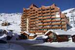 Discover the charm of this stunning ski-in/ski-out property, perfectly nestled in a winter wonderland.