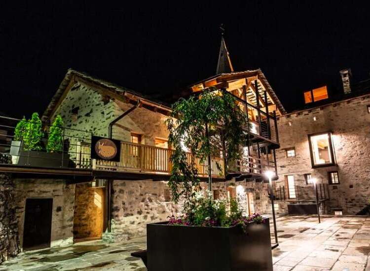 Discover the charm of this historic property, featuring stunning stone architecture and a cozy atmosphere.