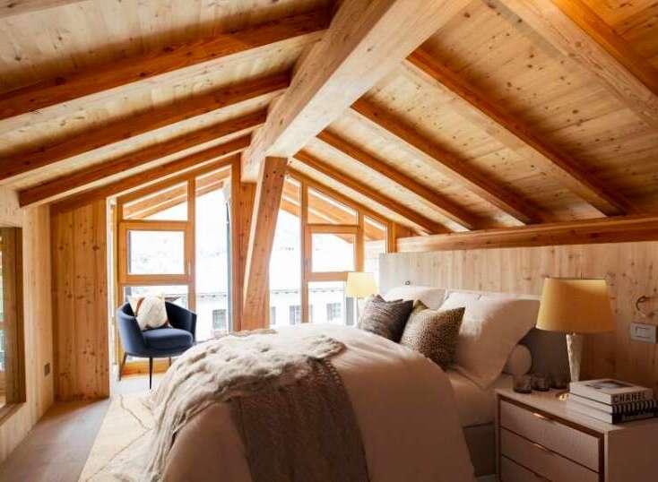 Experience the ultimate in luxury and comfort in this stunning bedroom.