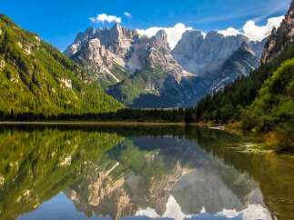 Experience the breathtaking beauty of this stunning mountain landscape.