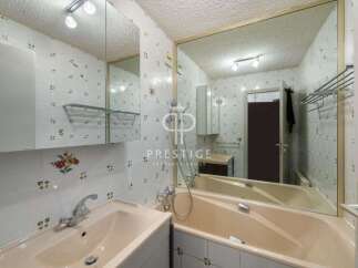 Discover a charming bathroom with a vintage aesthetic.