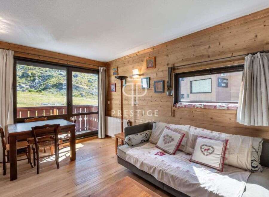 Discover a cozy retreat with stunning mountain views.