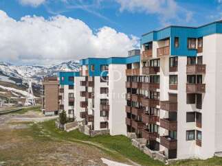 Discover stunning mountain views from this modern property.