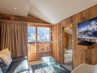 Experience the charm of this cozy mountain retreat.