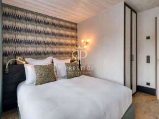 Discover the epitome of luxury in this stunning bedroom.