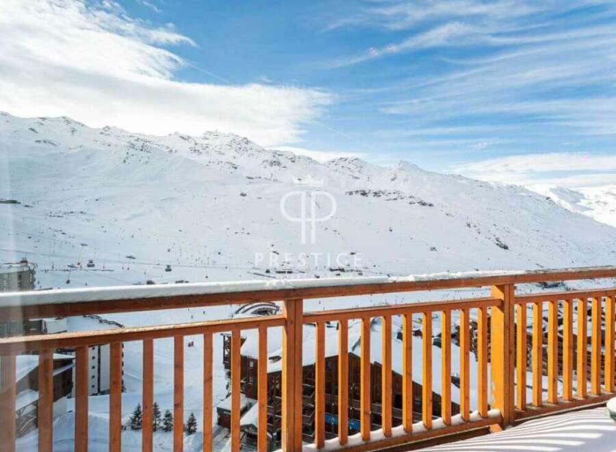 Enjoy breathtaking mountain views from this stunning property.