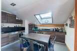 Discover this stunning kitchen with a modern design.