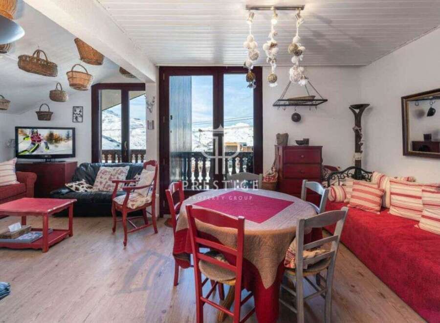 Discover the charm of this cozy property, perfect for a relaxing getaway.