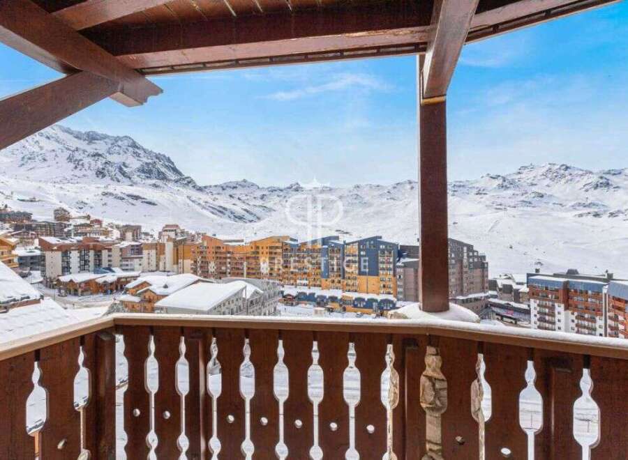 Enjoy breathtaking mountain views from this stunning property.