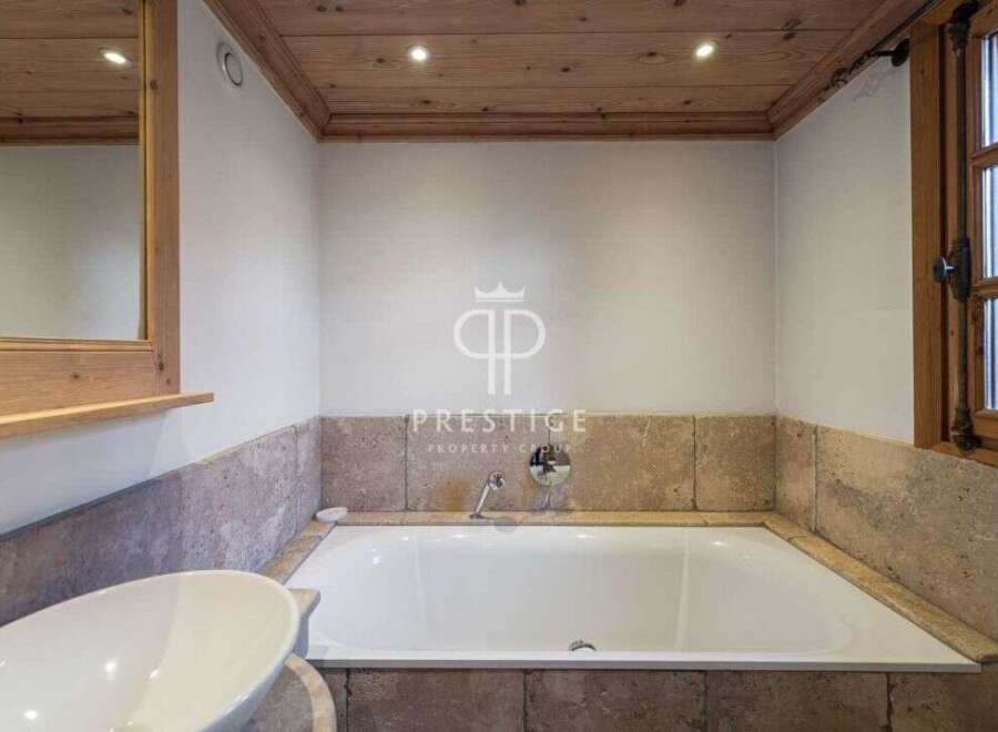 Discover luxury living in this stunning property.