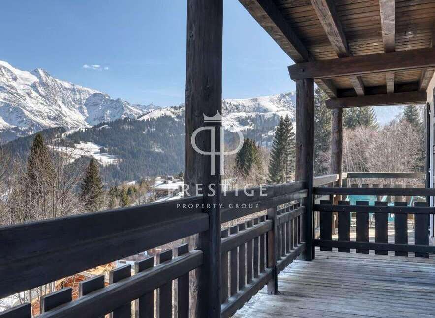 Enjoy breathtaking mountain views from this stunning property.