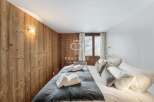 Discover the epitome of alpine luxury in this stunning bedroom.