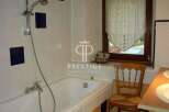 Discover a charming bathroom with a classic design.
