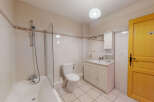 Discover a charming bathroom with a bright and airy ambiance.