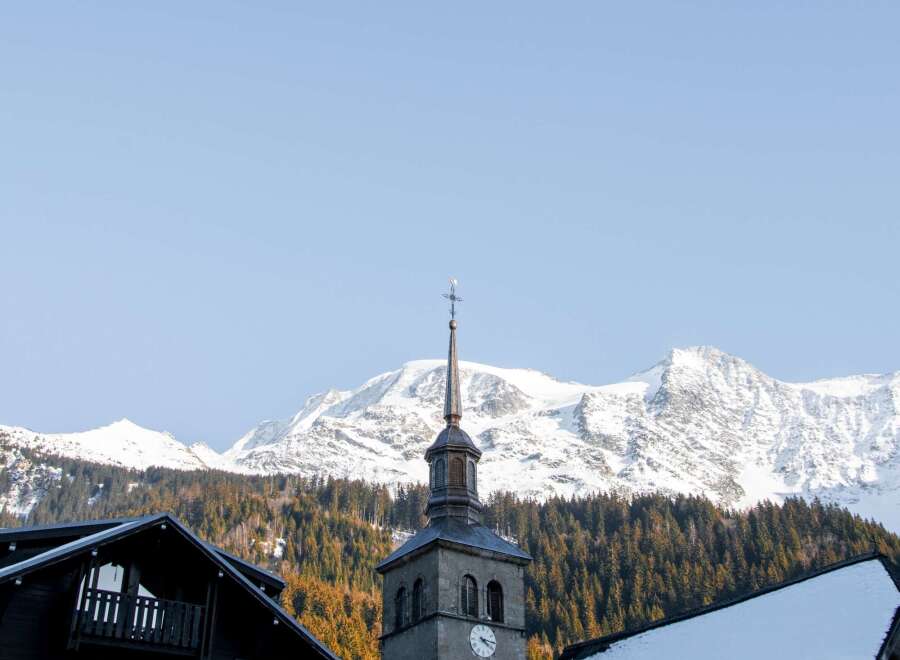 Discover the charm of this picturesque village nestled in the heart of the mountains.