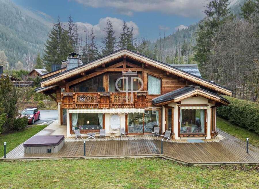 Discover the epitome of alpine luxury in this stunning chalet.