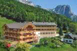 Discover a stunning mountain retreat with breathtaking views.