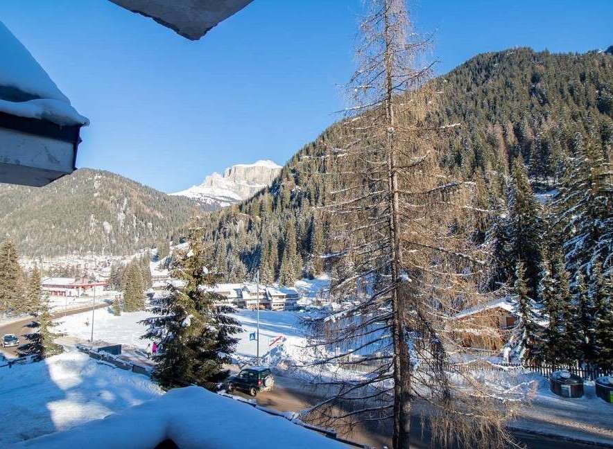 Enjoy breathtaking mountain views from this cozy property.