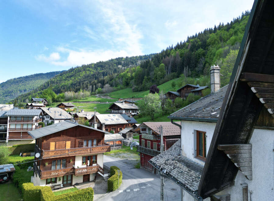 Discover the charm of this picturesque village nestled in the mountains.