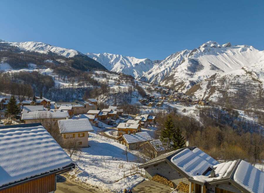 Discover a charming mountain retreat nestled in a picturesque village.