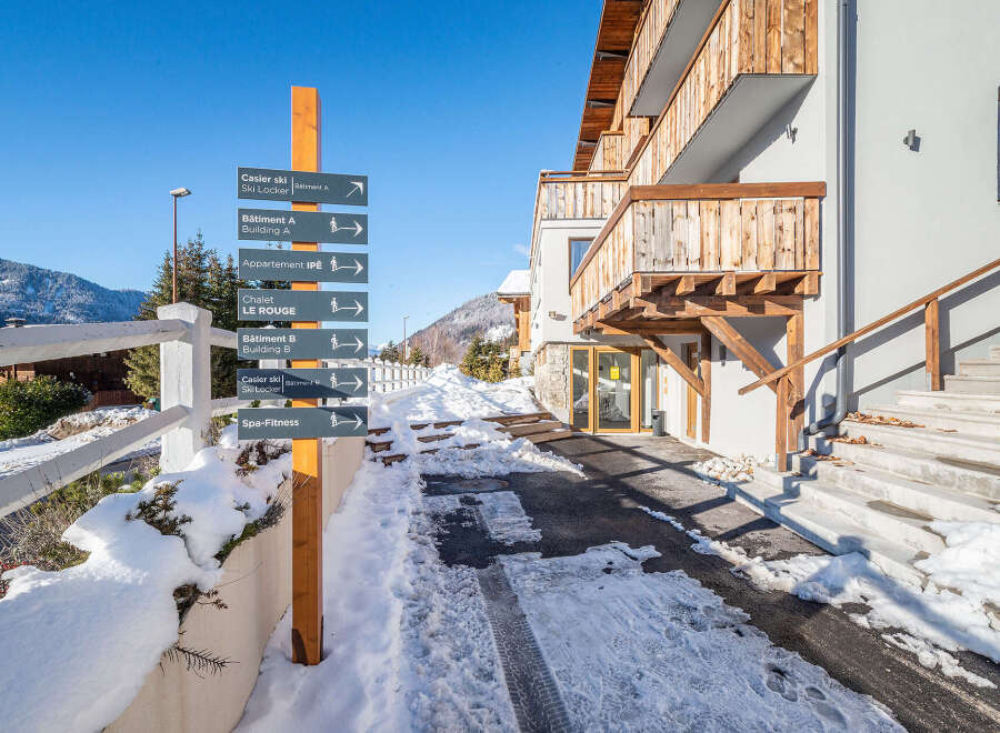 Discover the charm of this ski resort, offering convenient ski lockers and building access.