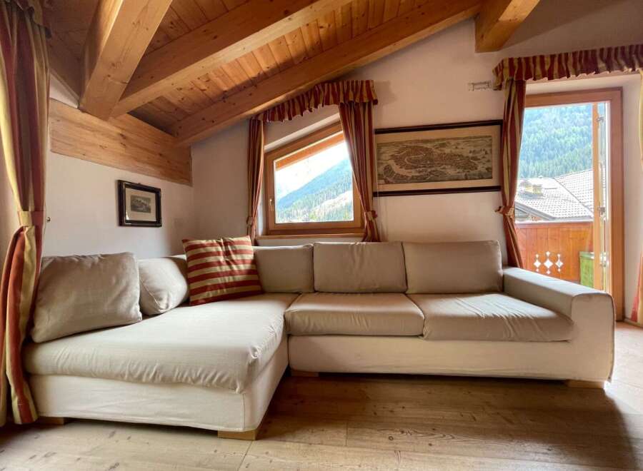 Discover a cozy retreat with stunning mountain views.