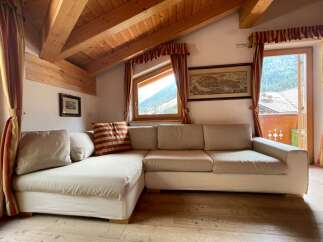 Discover a cozy retreat with stunning mountain views.