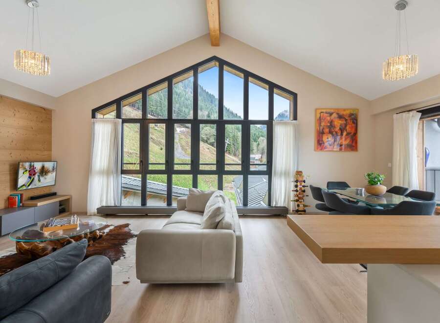 Experience luxury living in this stunning property with breathtaking mountain views.