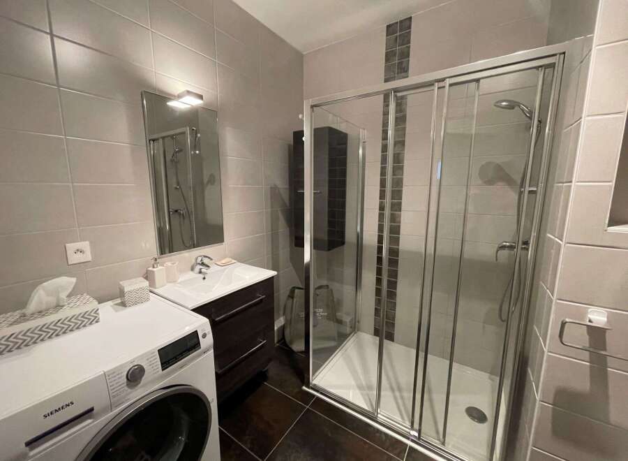 Modern bathroom with a sleek design.