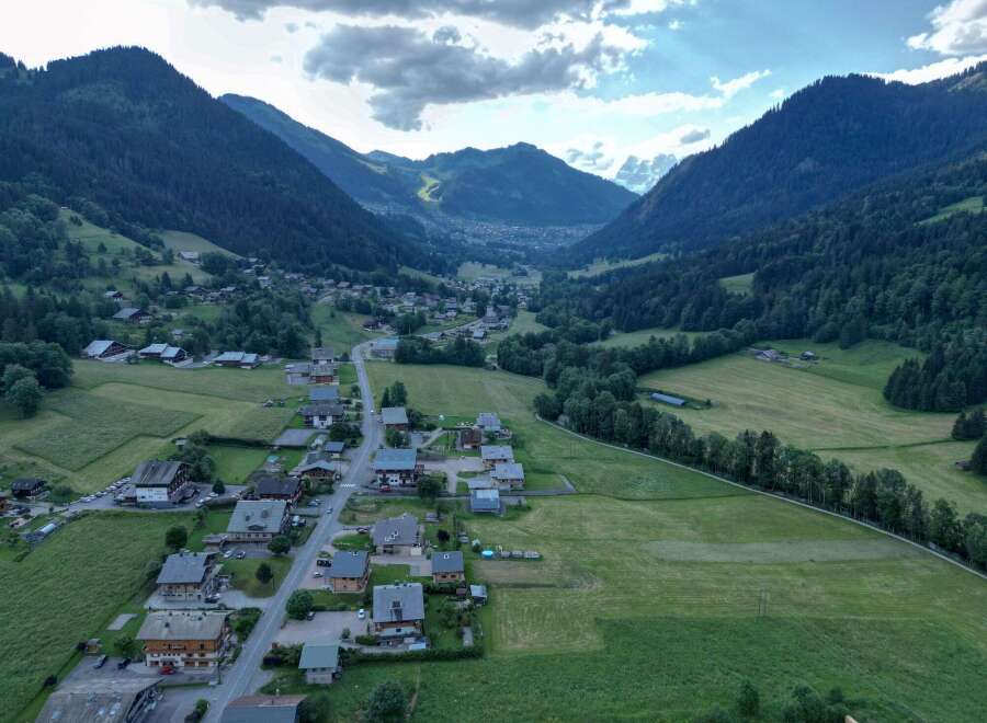 Discover the charm of this picturesque mountain village nestled in a stunning valley.