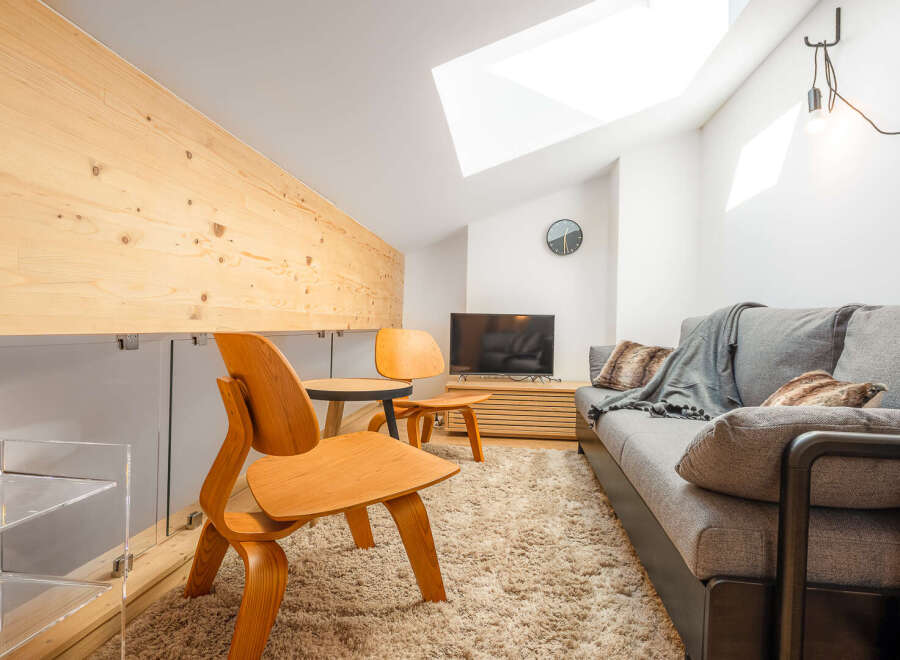 Discover a cozy and stylish living space with a modern design.