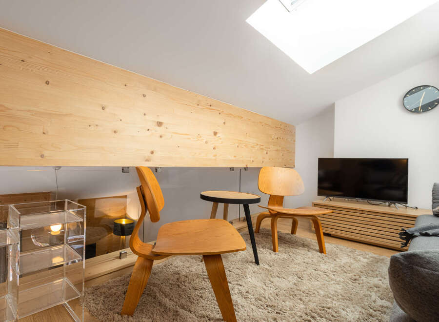 Discover a cozy and stylish living space with a modern design.