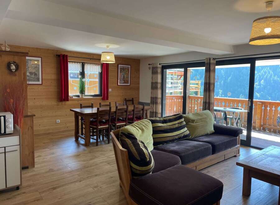 Experience the charm of this cozy living space, perfect for a relaxing getaway.