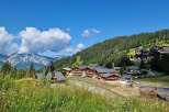 Discover a stunning mountain retreat with breathtaking views.