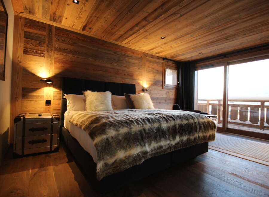 Experience the ultimate in luxury and comfort in this stunning bedroom.