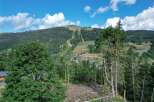 Discover breathtaking mountain views in this stunning property.