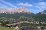 Discover breathtaking mountain views in this stunning property.